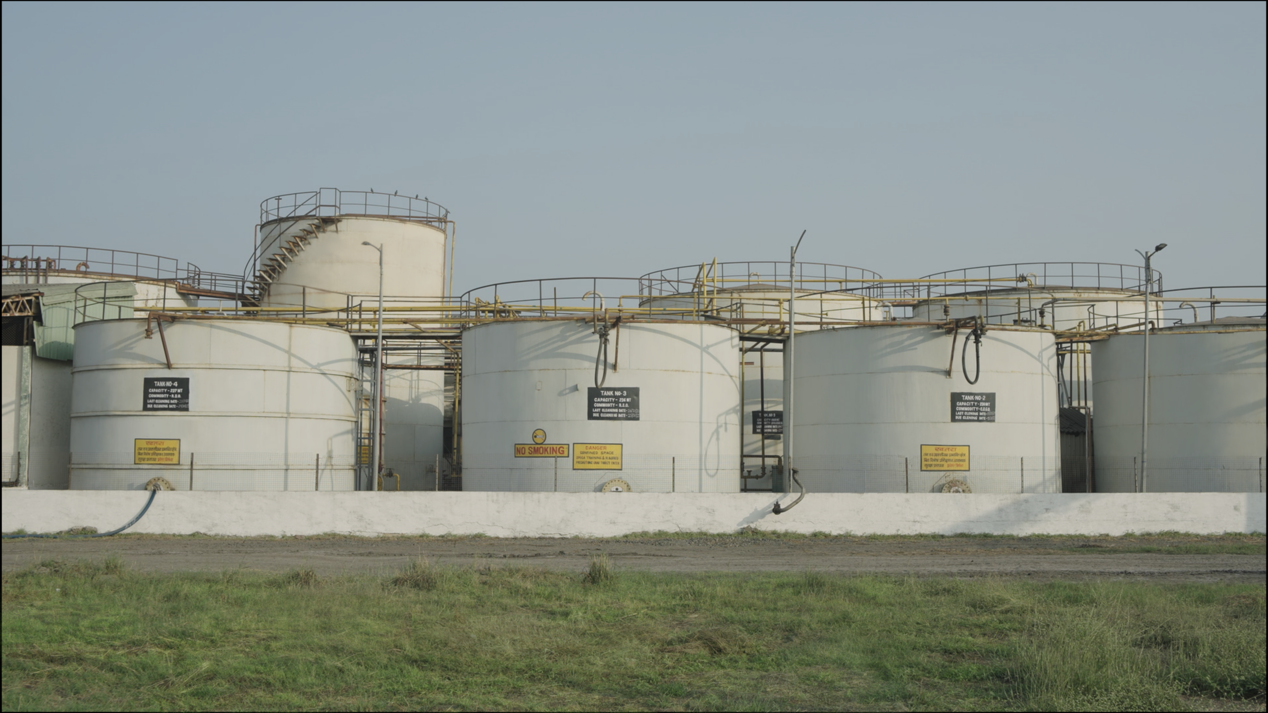 Soybean oil tank farm India - Bulk storage
